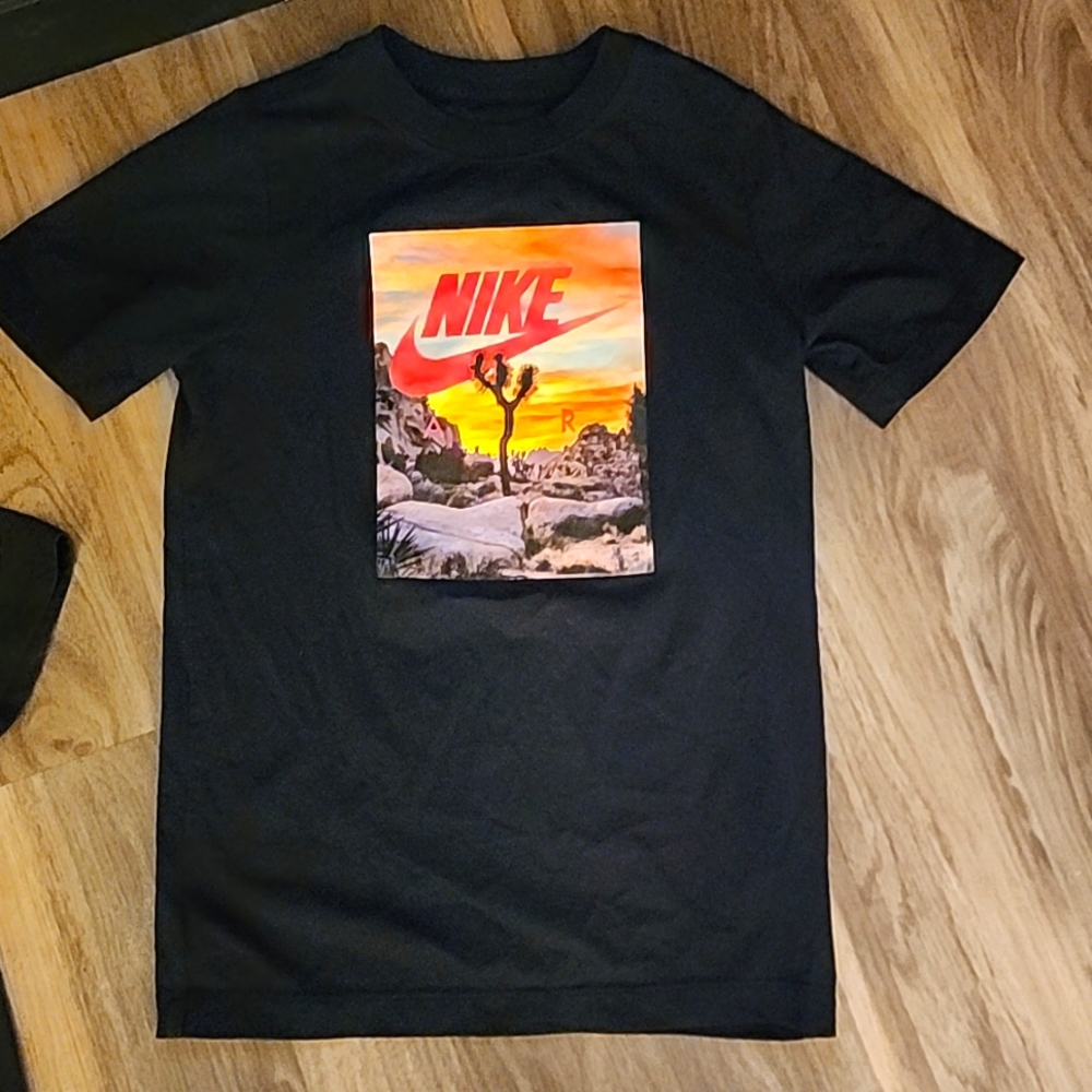 Boys Nike size S shirt
